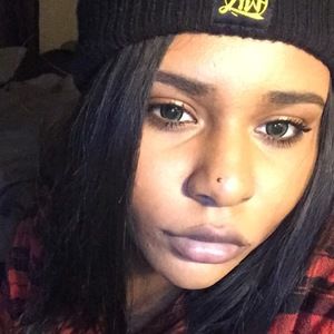 Meet your Posher, Mandisa