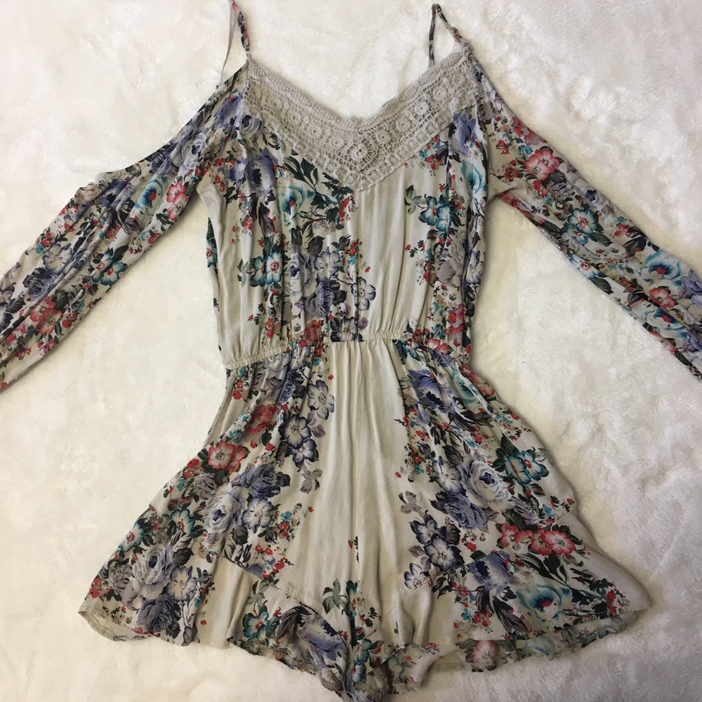Open shoulder floral romper