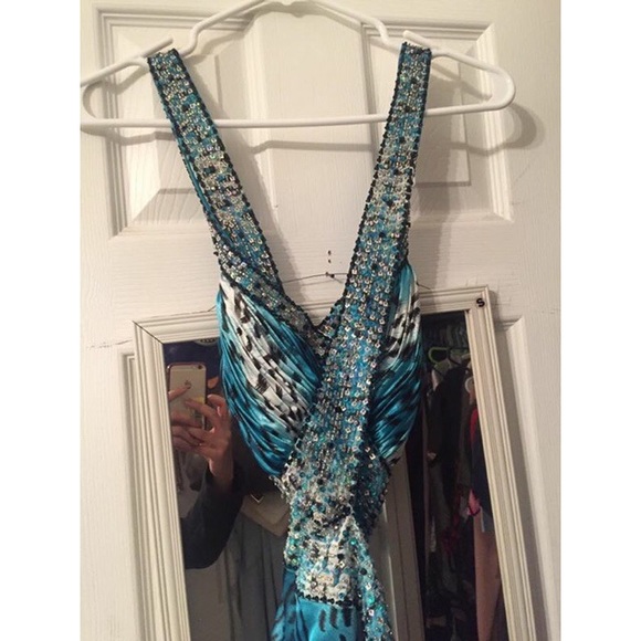 PROM DRESS - Picture 2 of 6