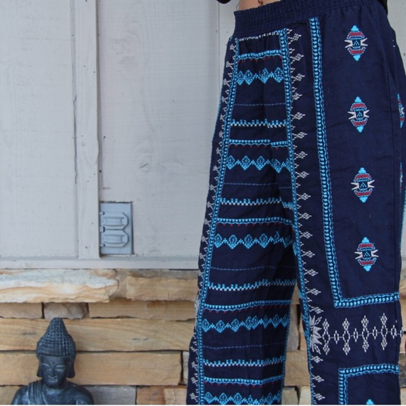 Aztec embroidered trousers Size small - Picture 2 of 4