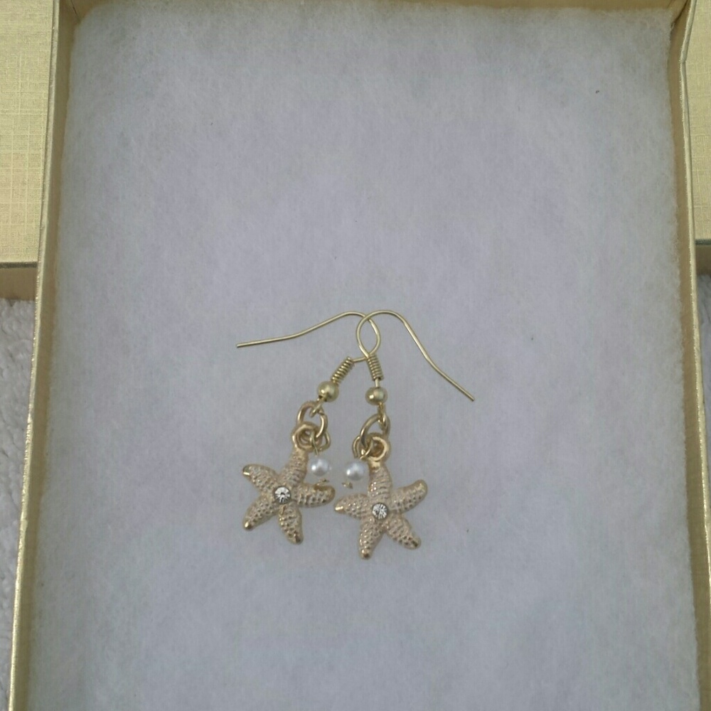 Sea star in gold