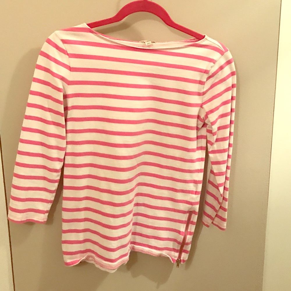 3/4 length Gap tee shirt