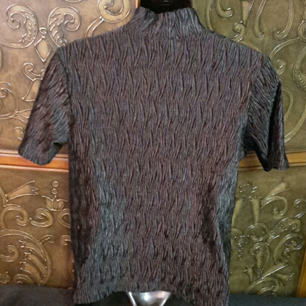 Top - Picture 2 of 3