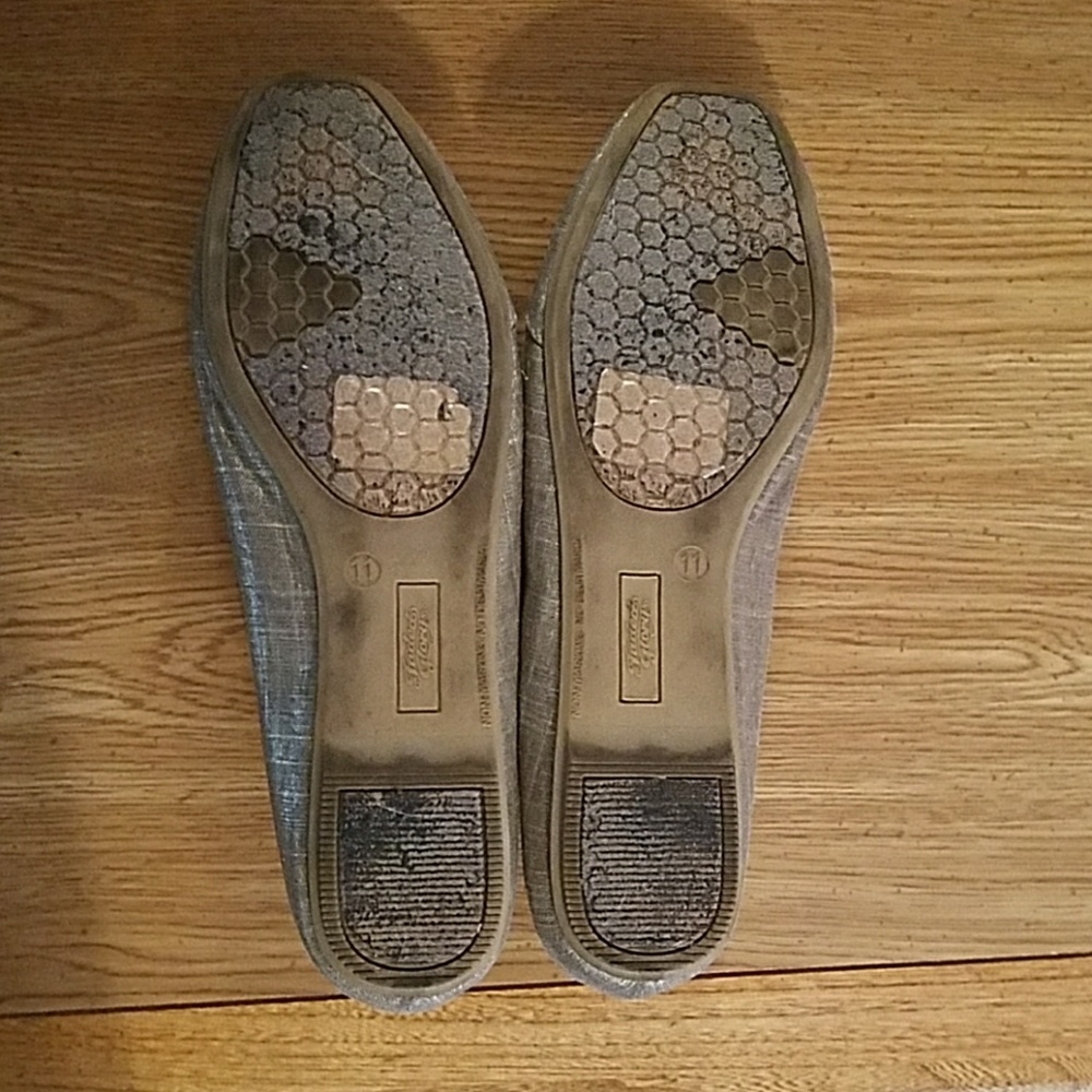 Shoes - Picture 3 of 3