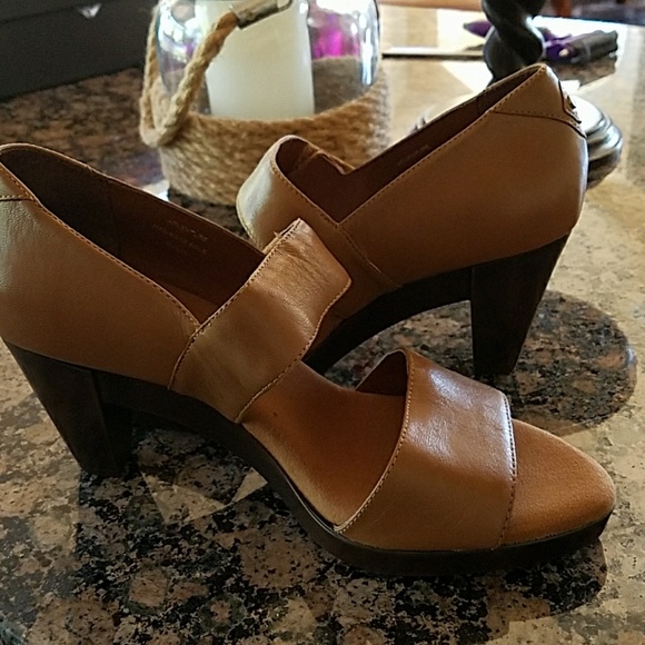 Aerosoles walking heels - Picture 4 of 4