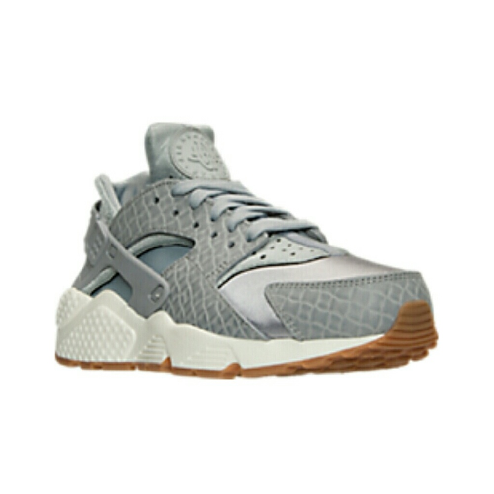 women's nike air huarache run premium shoes