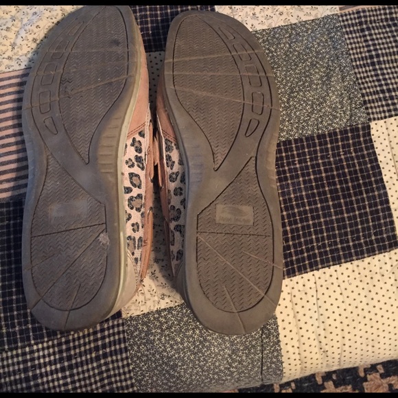 Maui Island shoes - Picture 3 of 5