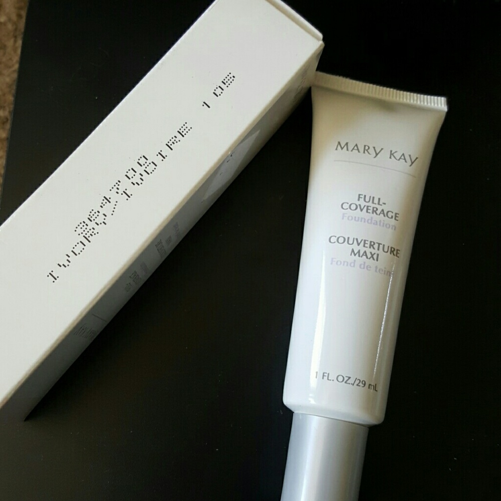 1 Mary Kay Liquid Foundation Ivory 105