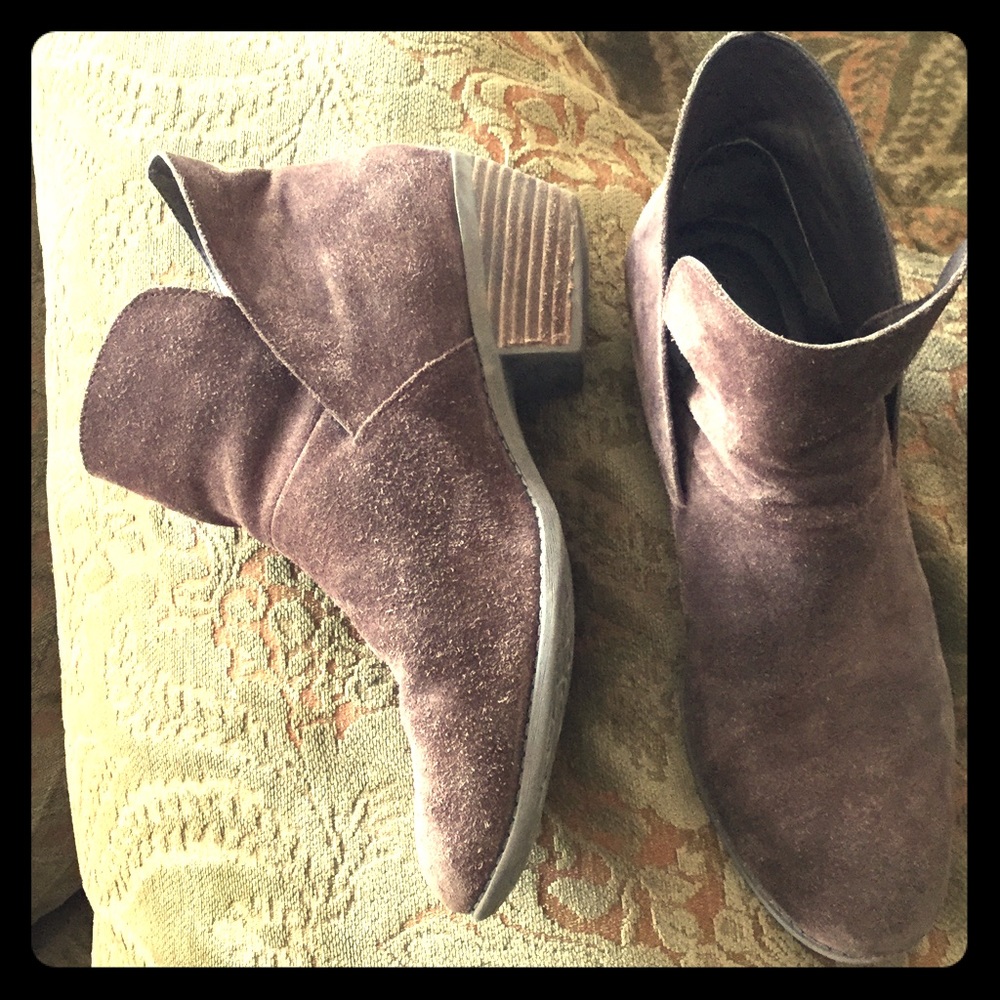 Me too brand boots size 10 sale⭐️🍀❤