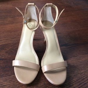 ANN TAYLOR nude barely there heels