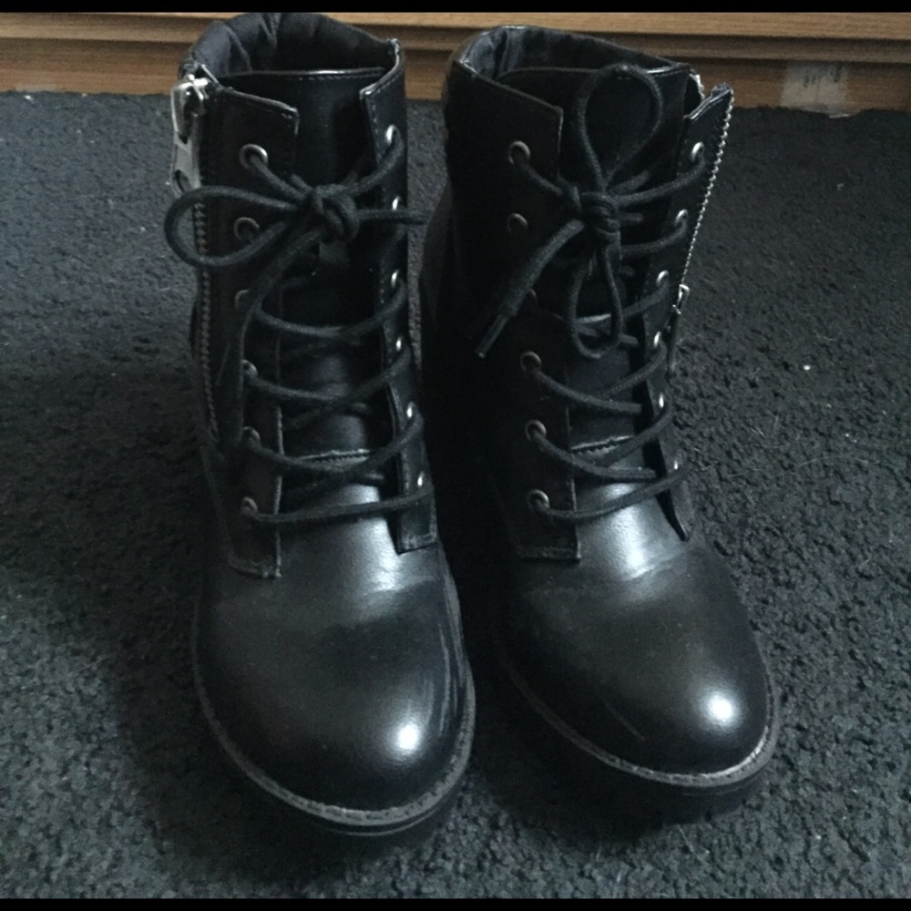 SALE ⏳ Steve Madden Boot Heels