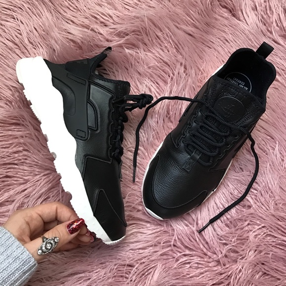 NWT Nike huarache black - Picture 5 of 7