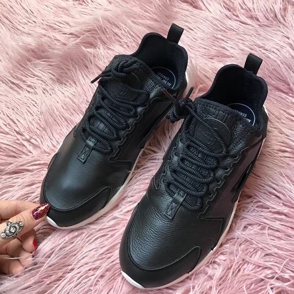 NWT Nike huarache black - Picture 6 of 7