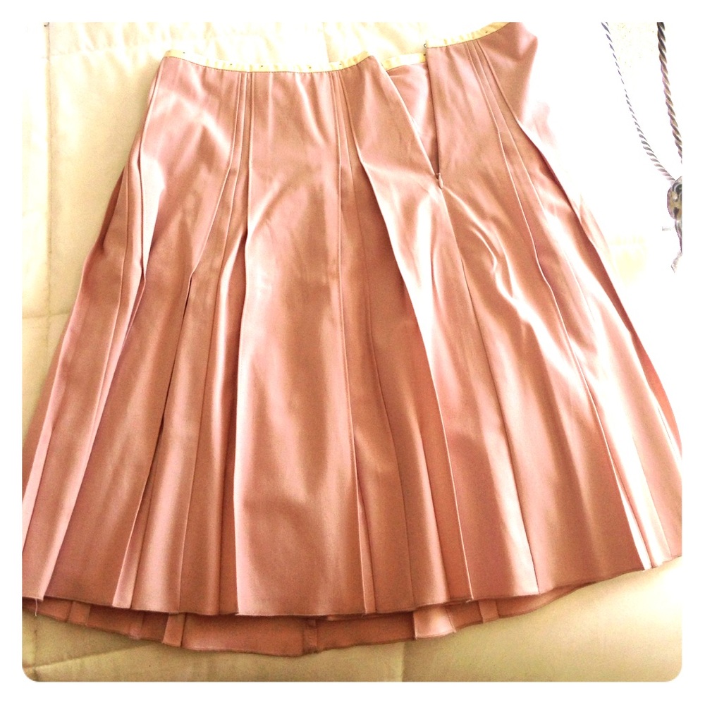 Light pastel pink mid skirt