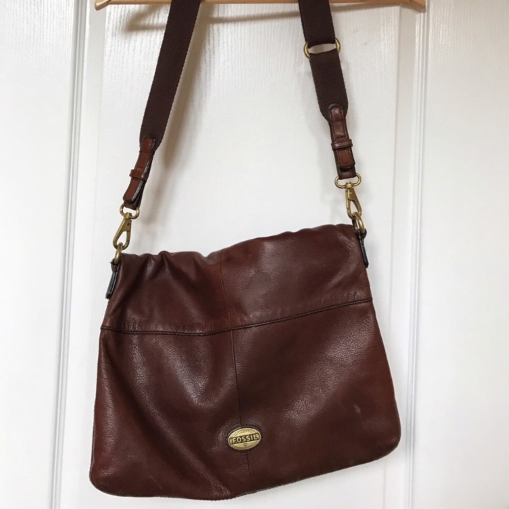 well loved crossbody messenger bag 💼