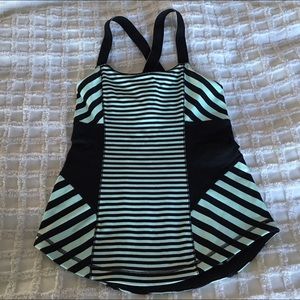 New listing! Mint green striped Lulu 😍