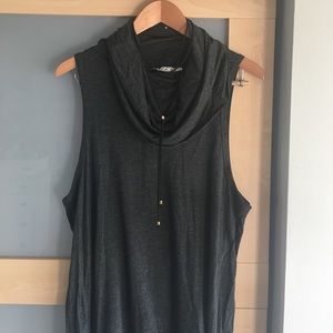 Heather gray Nordstrom sleeveless shirt