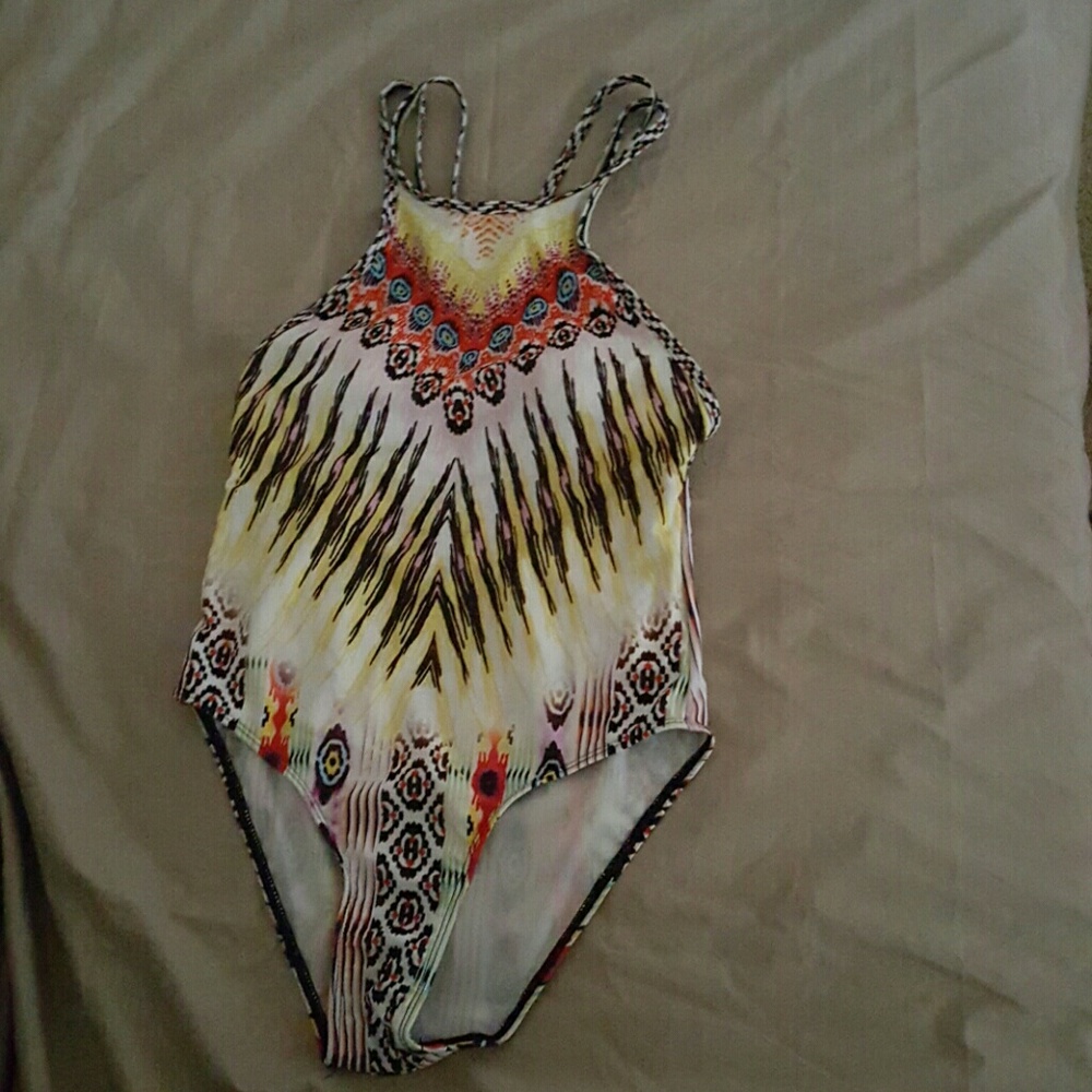 Multi color pattern one piece bathing suit