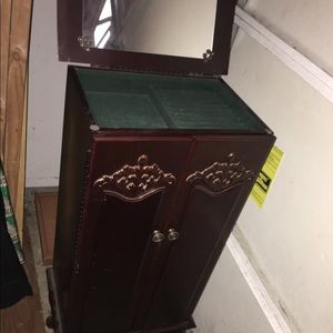 Cherry stain finished standing jewelry box