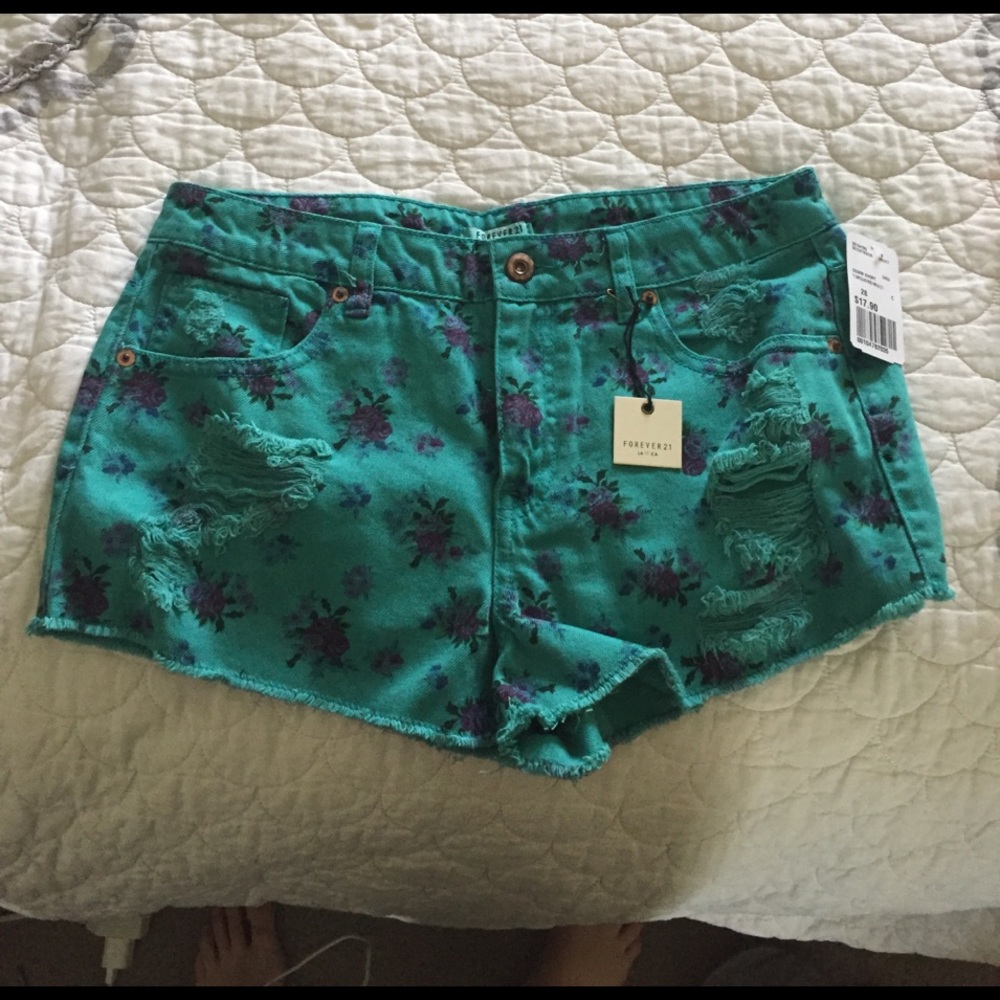 Turquoise floral shorts!
