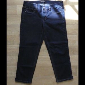 WHBM NWOT Capri Jeans Skinny Leg