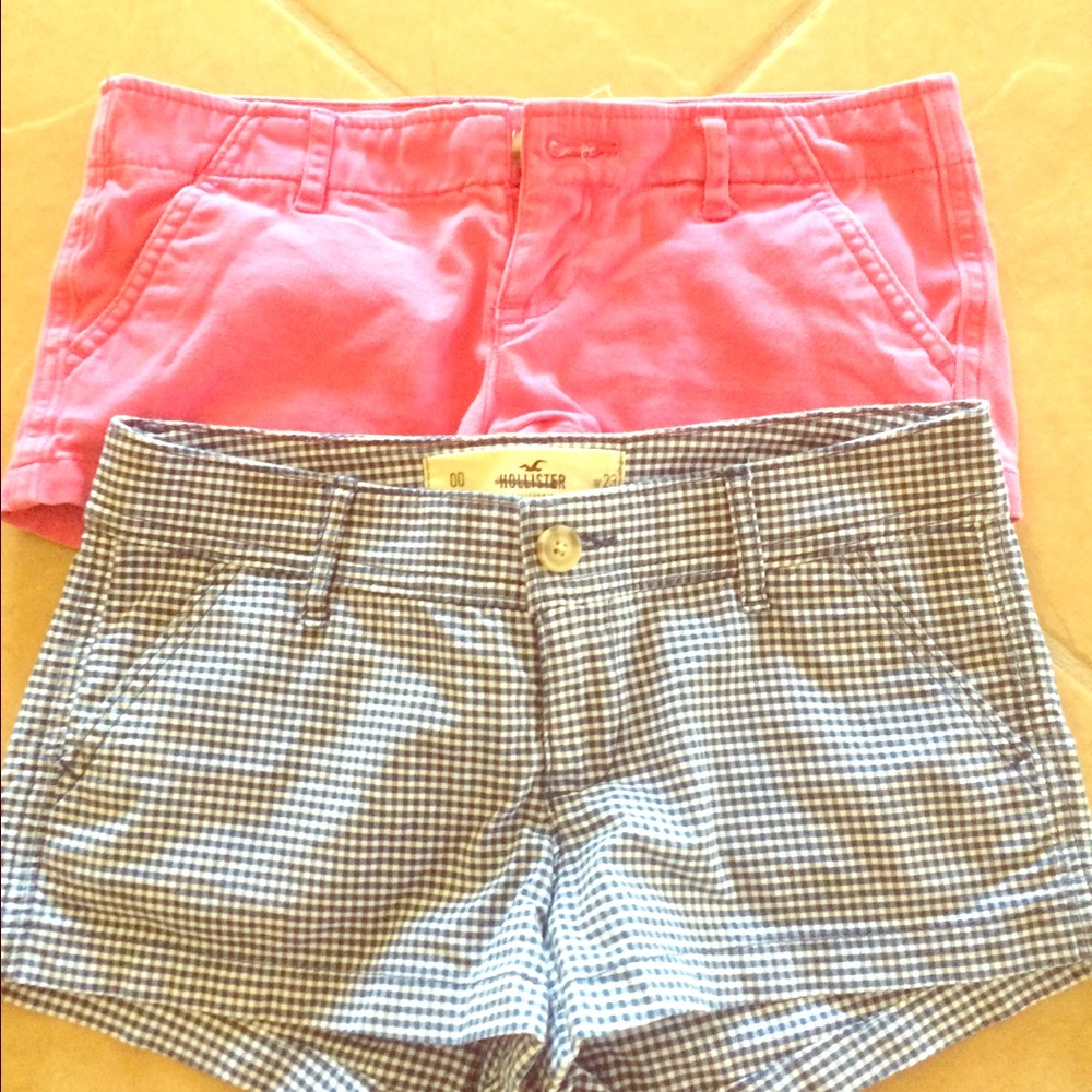 2 hollister shorts + free gift
