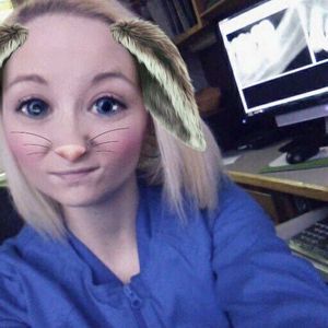 Meet your Posher, Danielle