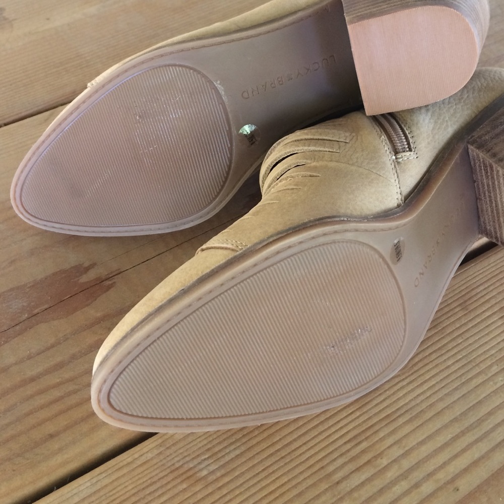 Lucky Brand Booties NWOT - Picture 3 of 4
