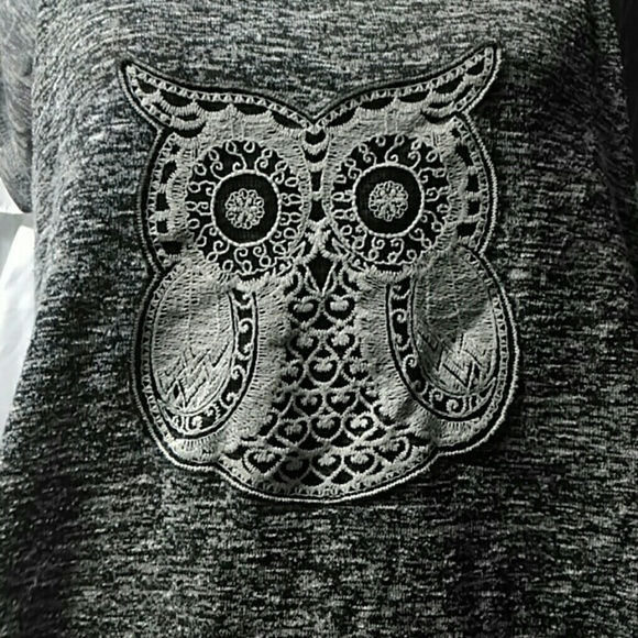 High Low Gray Owl Top - Picture 2 of 3