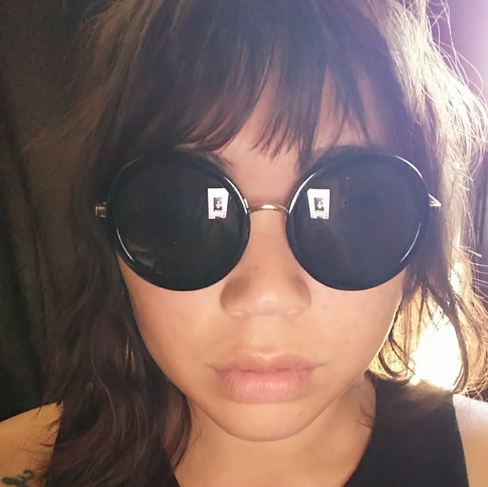 Sunglasses - Picture 2 of 3