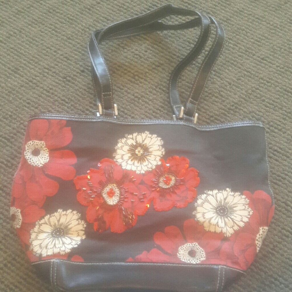 Purse with flowers.