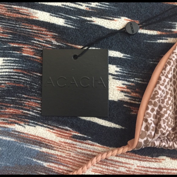 *TRADE* Acacia Locals Top in Topless - Picture 3 of 4