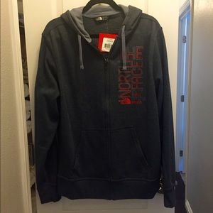 NWT Men's North Face sweatshirt