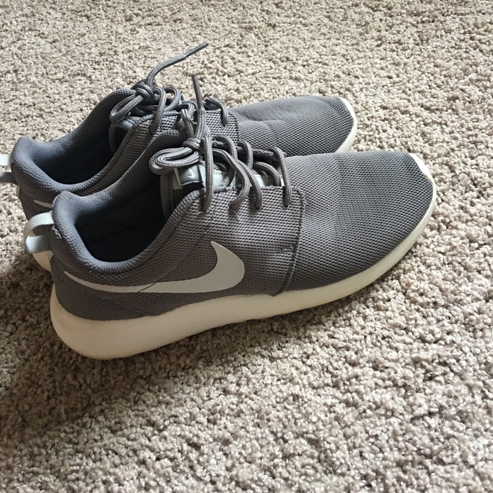 Nike roshes