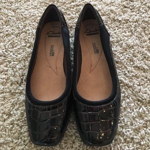 Like New Clarks Soft Cushion flats. Size 7 1/2