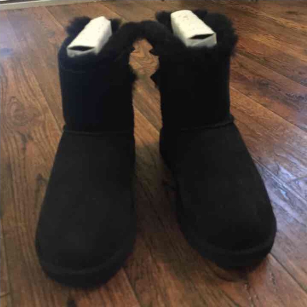 Black Bailey Bow Uggs