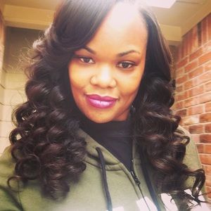 Meet your Posher, Monique