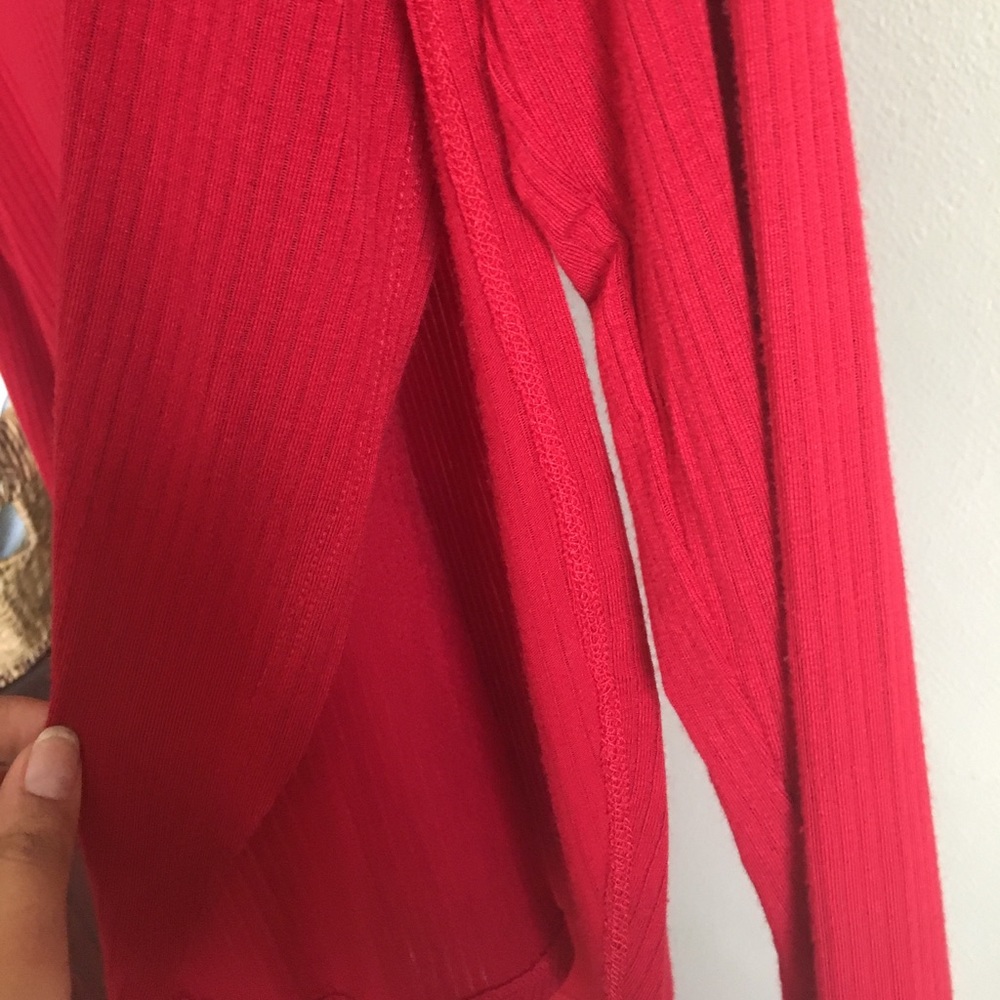 Windsor Red Slit Top - Picture 2 of 3