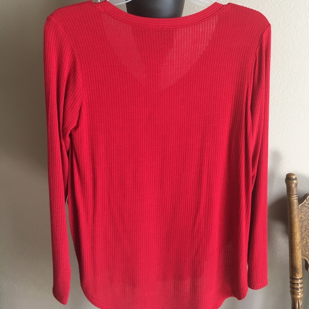 Windsor Red Slit Top - Picture 3 of 3