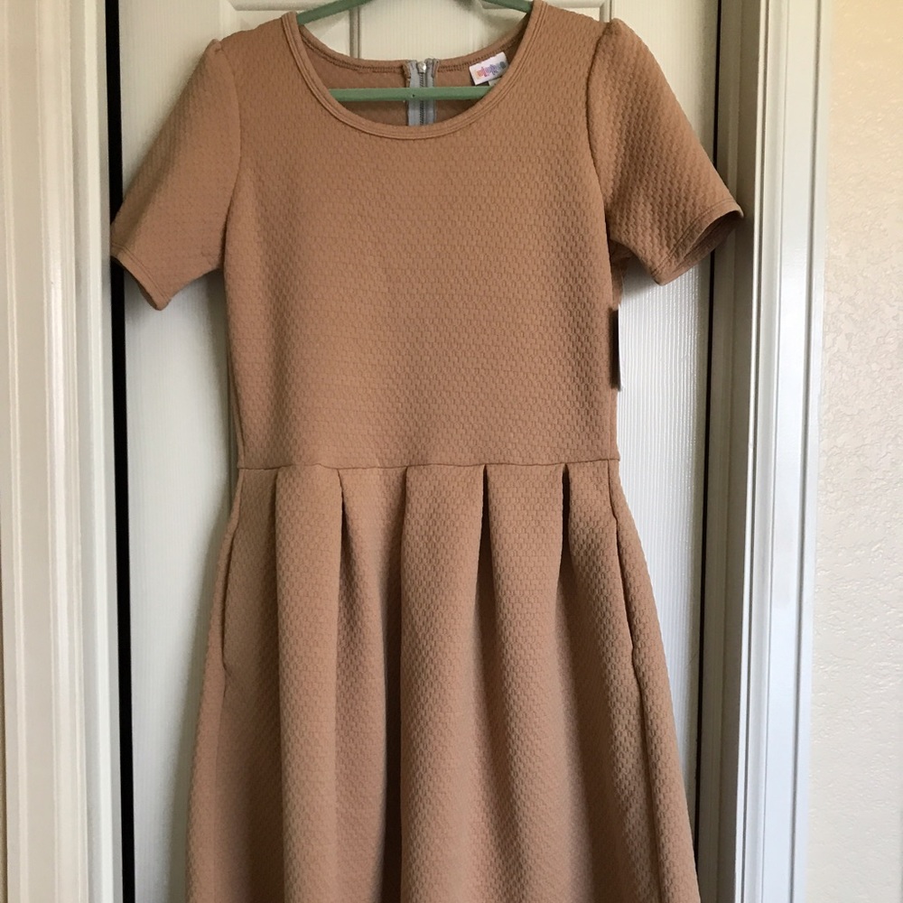 BNWT Large Tan Amelia