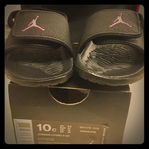 Jordan Hydro 6 - Girls black and pink sandals