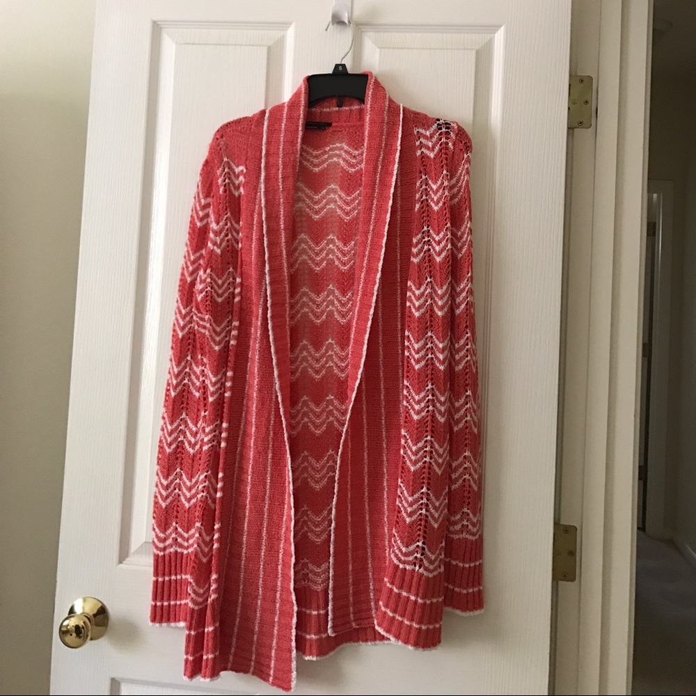 BCBGMAXAZRIA Pink & White Chevron Cardigan Size M
