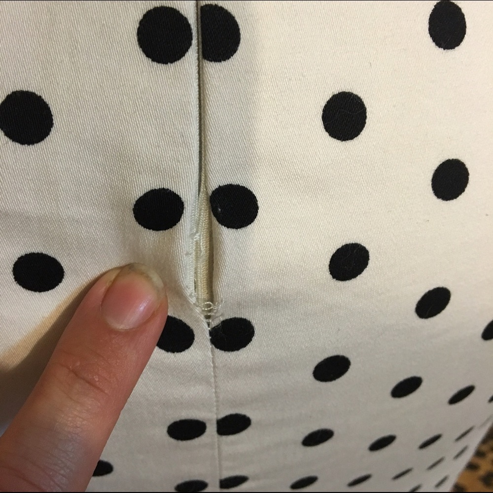 🚫SOLD🚫 Polka dot pencil skirt - Picture 4 of 4