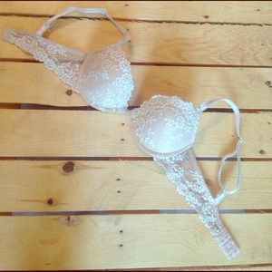 Wacoal Padded Push-up 32B bra INTIMATES SALE!