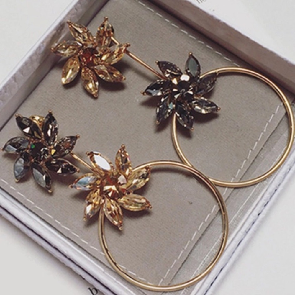 🆕 Crystal flower hoop earrings