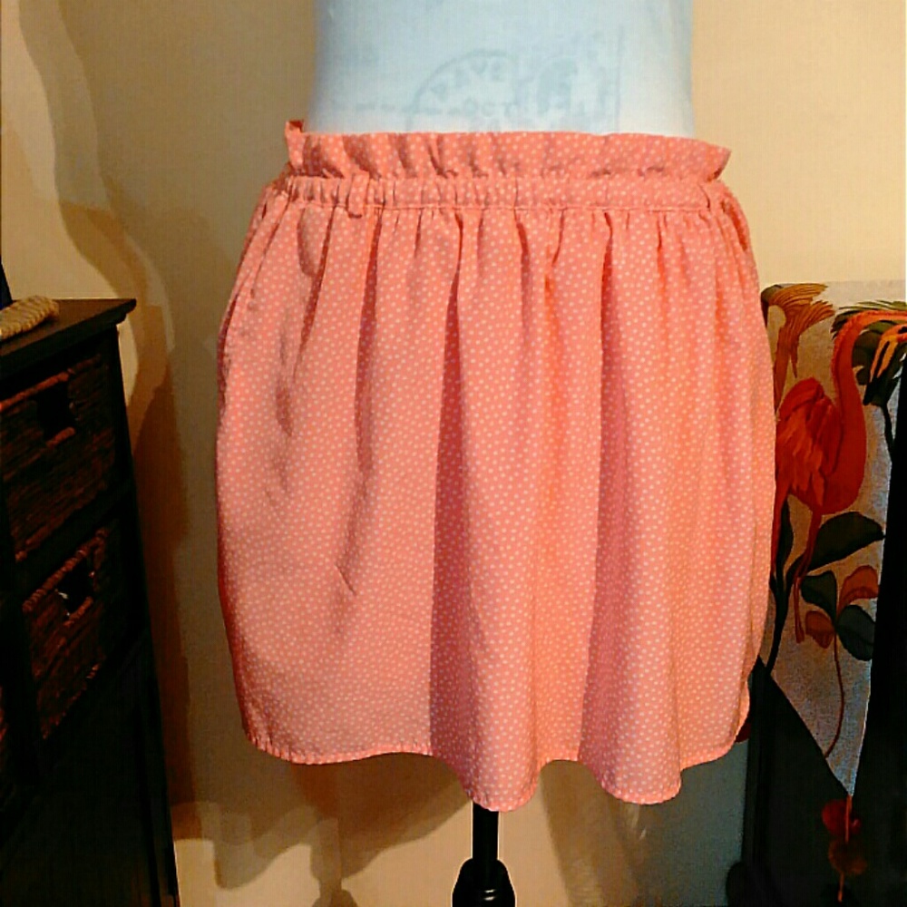 🎉HP🎉 Salmon Pink Skirt w/ Polka Dots