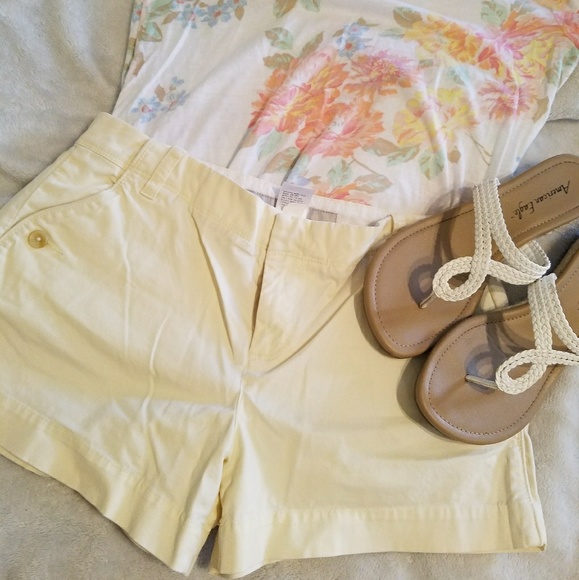 Yellow shorts - Picture 2 of 3