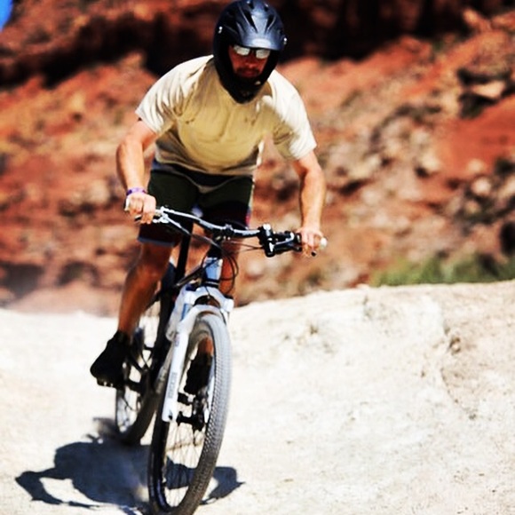 Meet your Posher, Ford - Picture 3 of 4