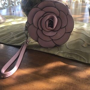 Flower wristlet