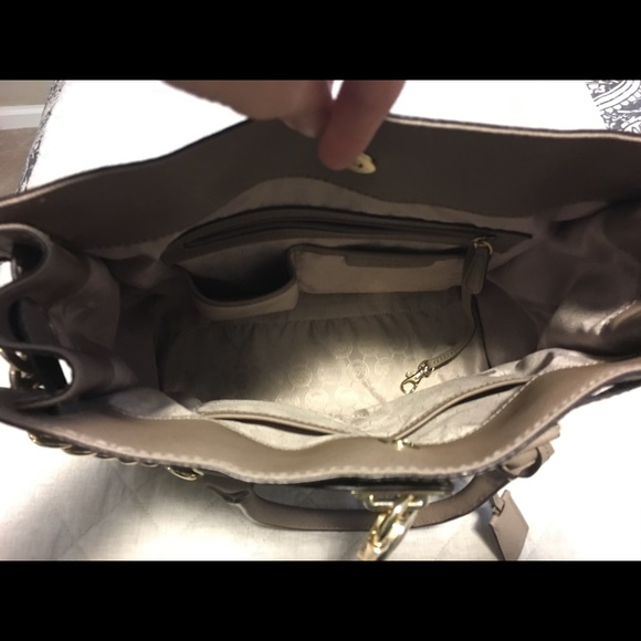 Hamilton Saffiano Leather Tote Large - Picture 2 of 4